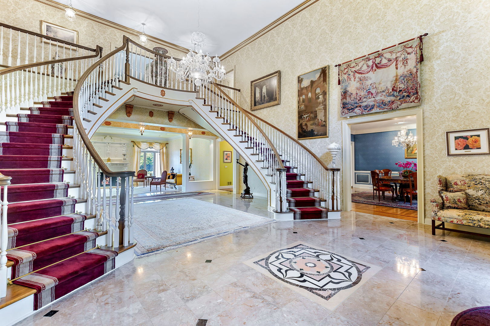 655 W Northcroft Court