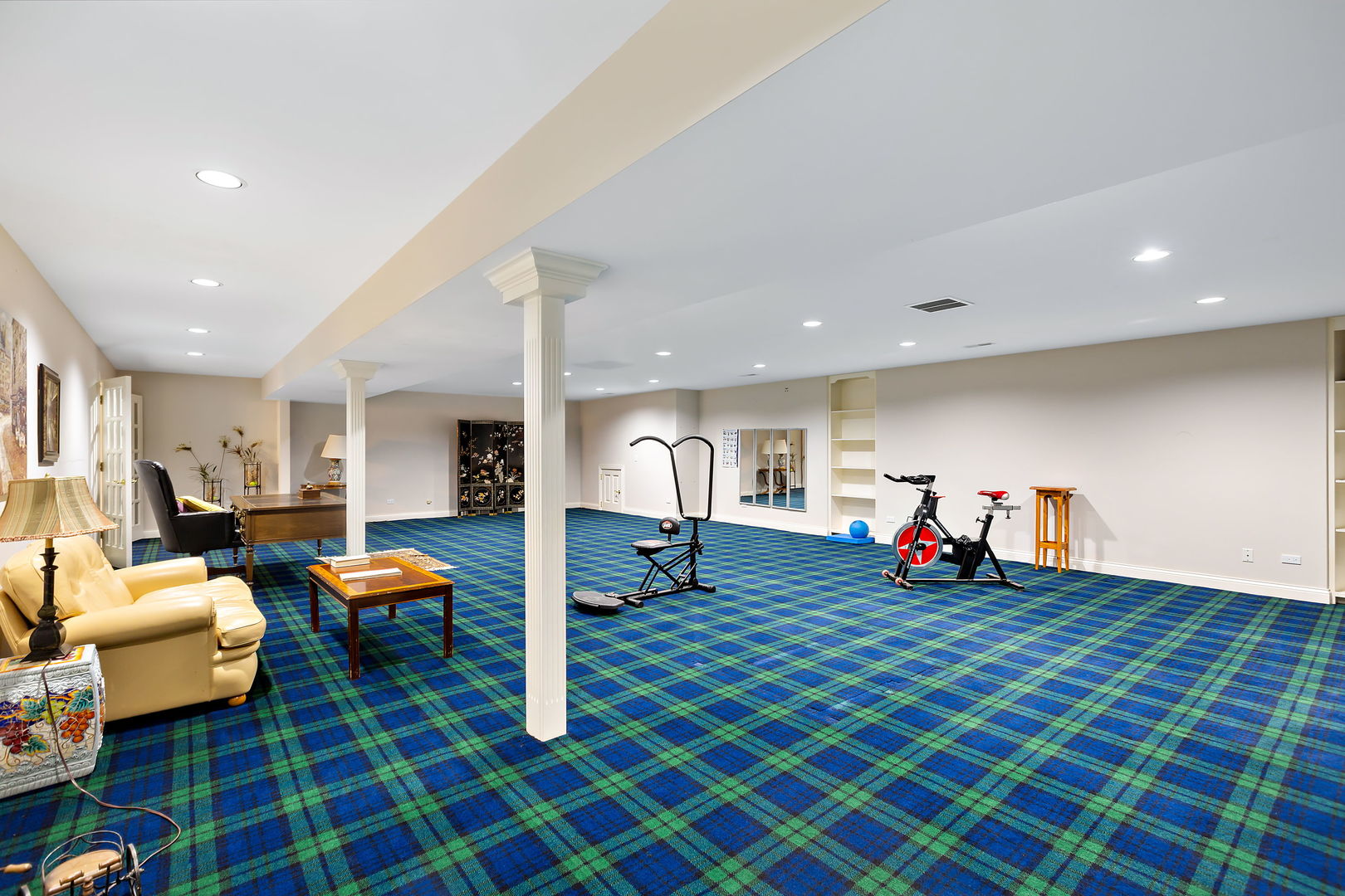 655 W Northcroft Court