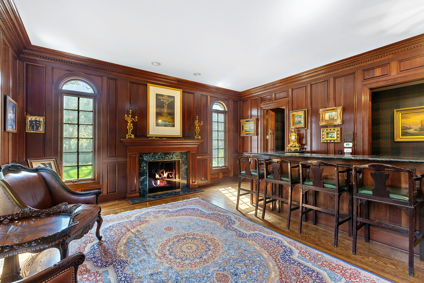 655 W Northcroft Court