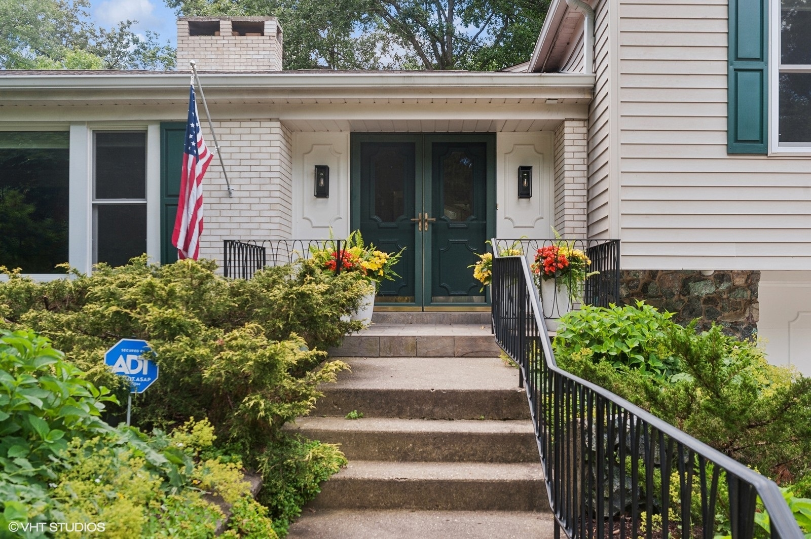 440 Beverly Place