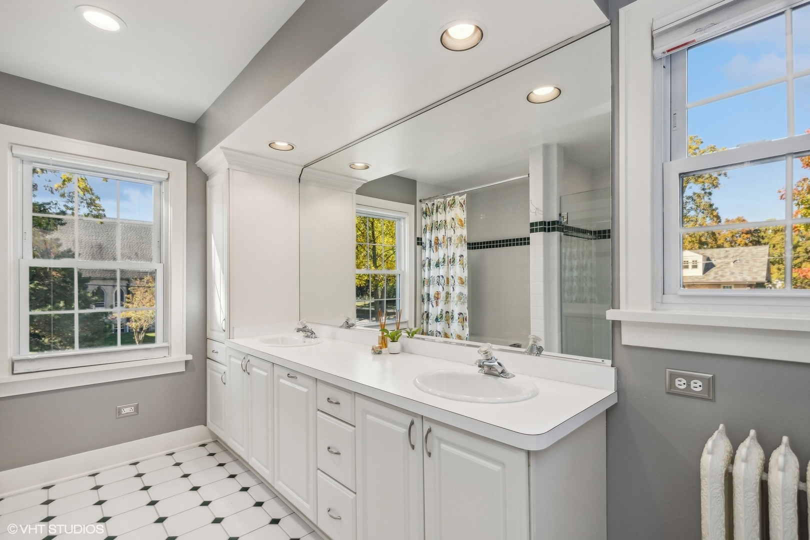 306 E Center Avenue
