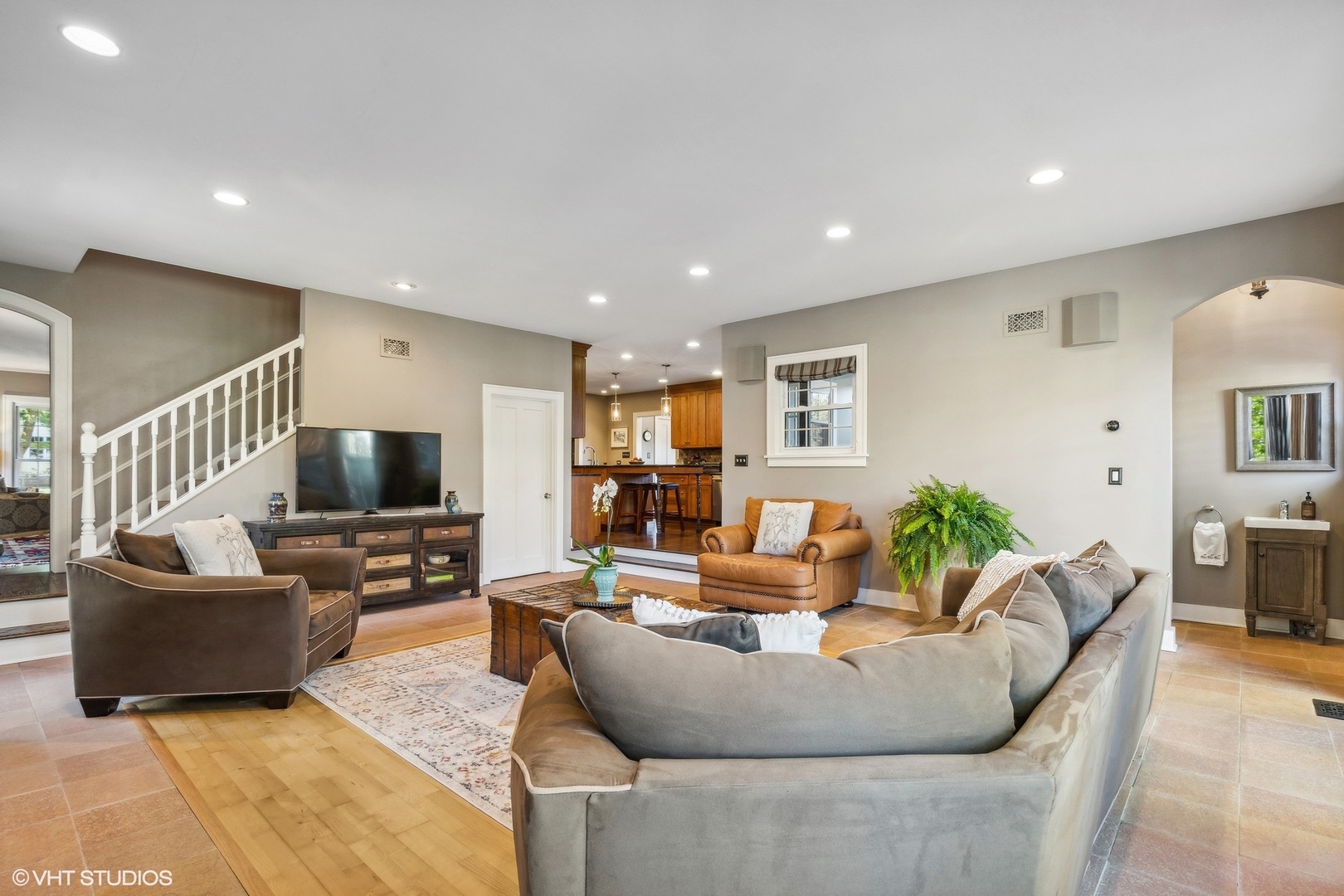 306 E Center Avenue