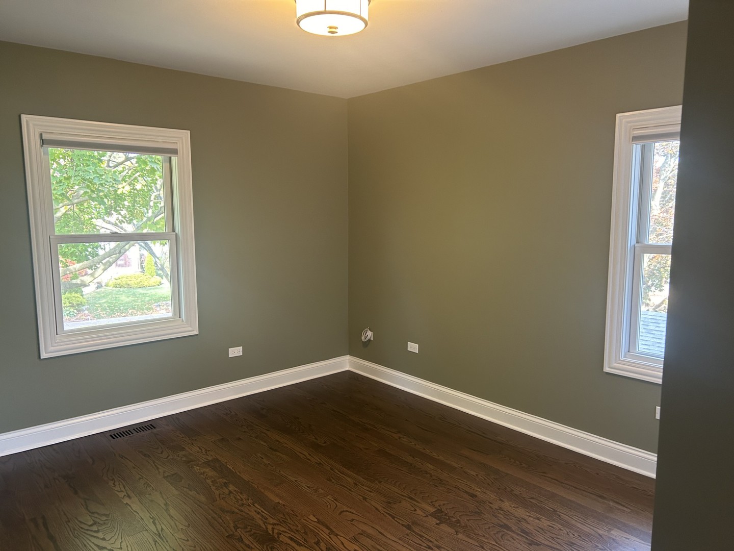 162 E Woodland Road