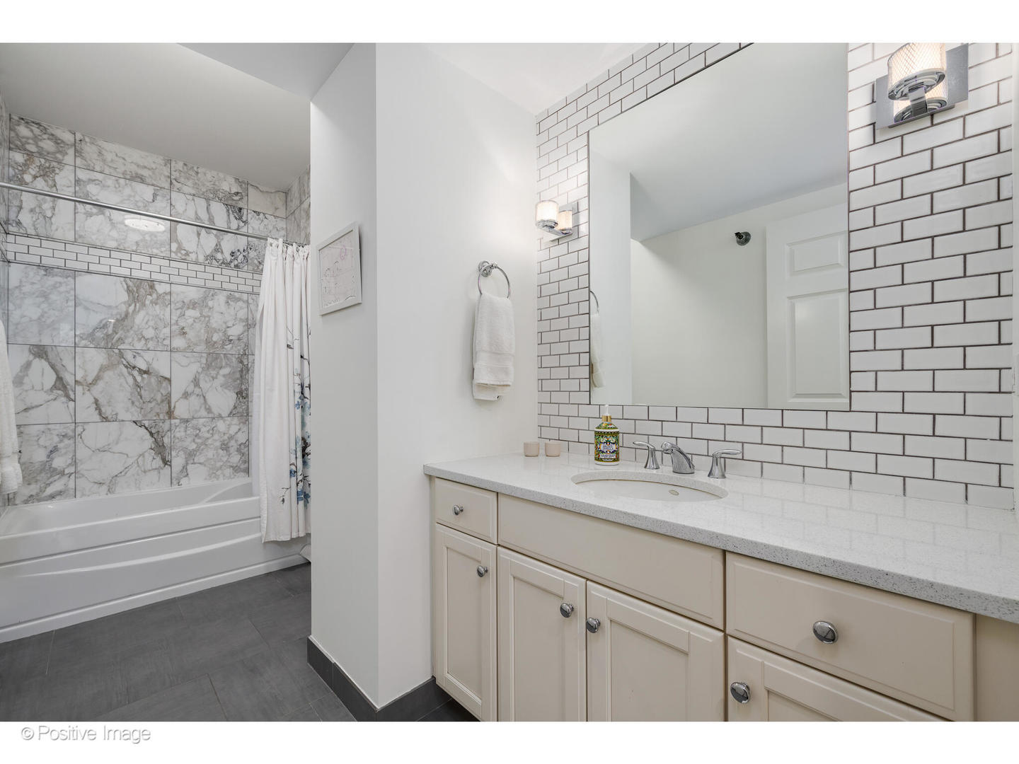 25 E Superior Street Unit: 1301