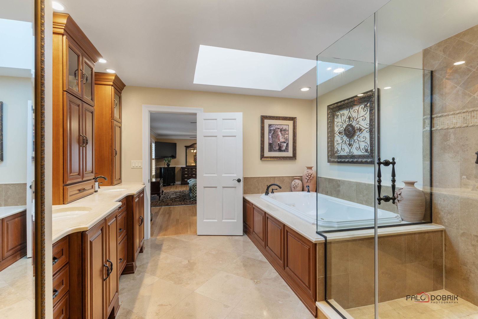 95 W Honeysuckle Road