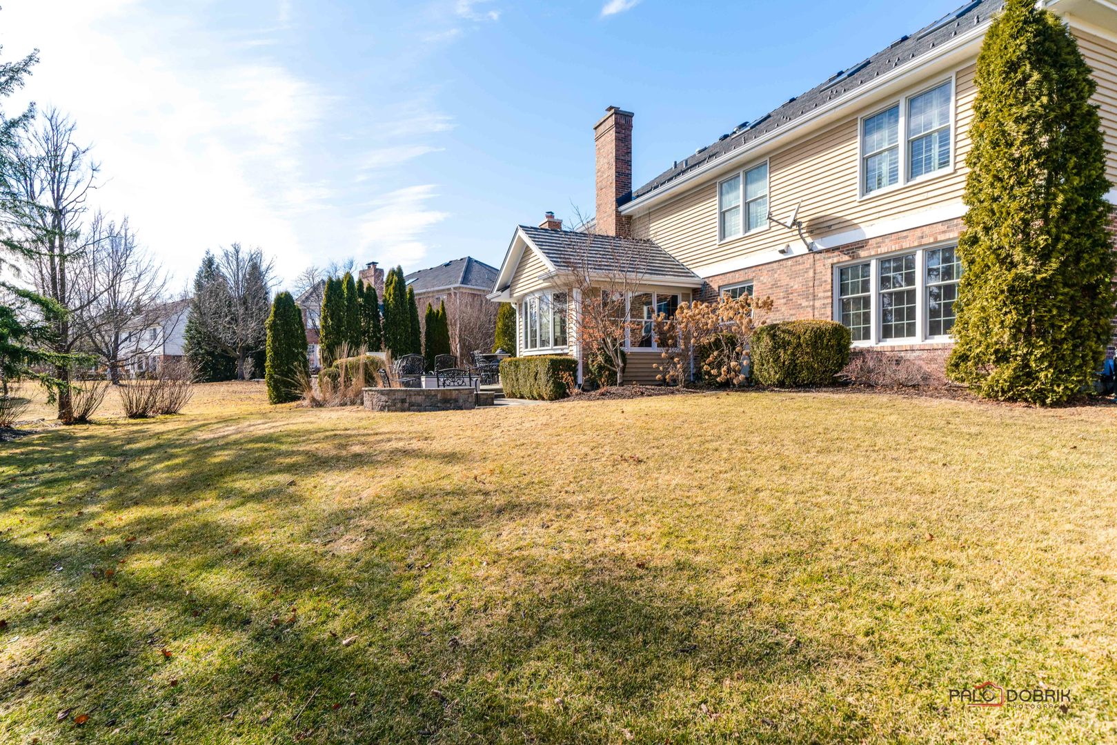 95 W Honeysuckle Road