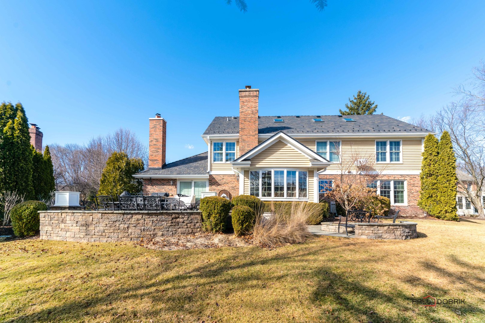 95 W Honeysuckle Road