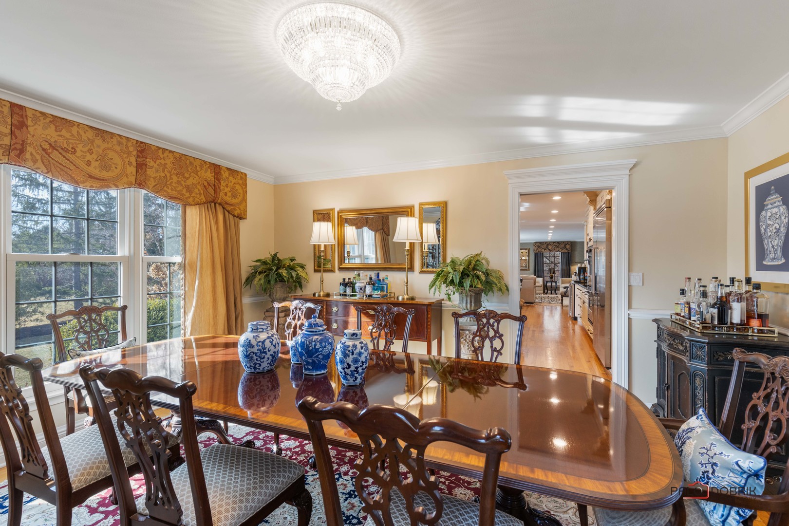 95 W Honeysuckle Road