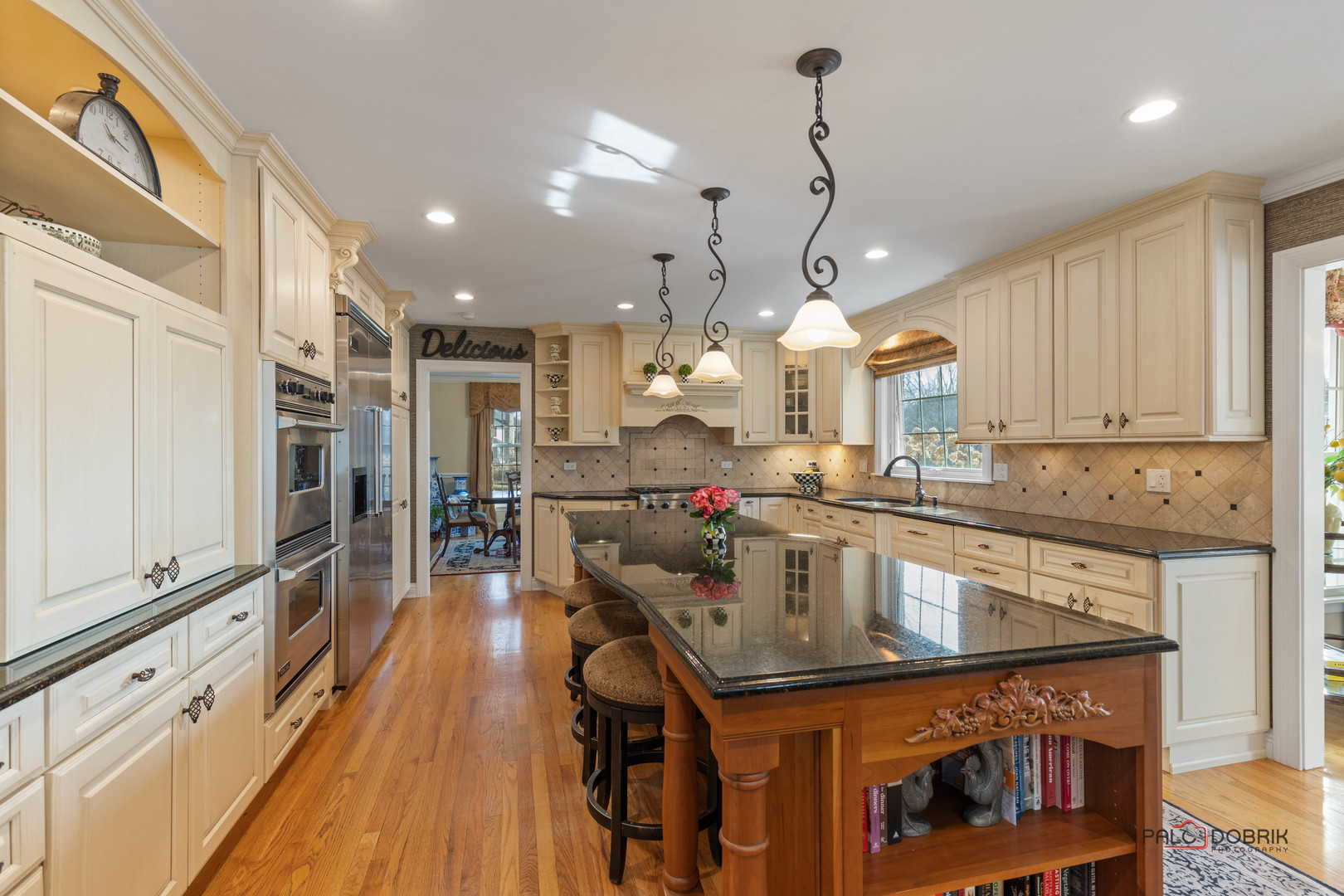 95 W Honeysuckle Road