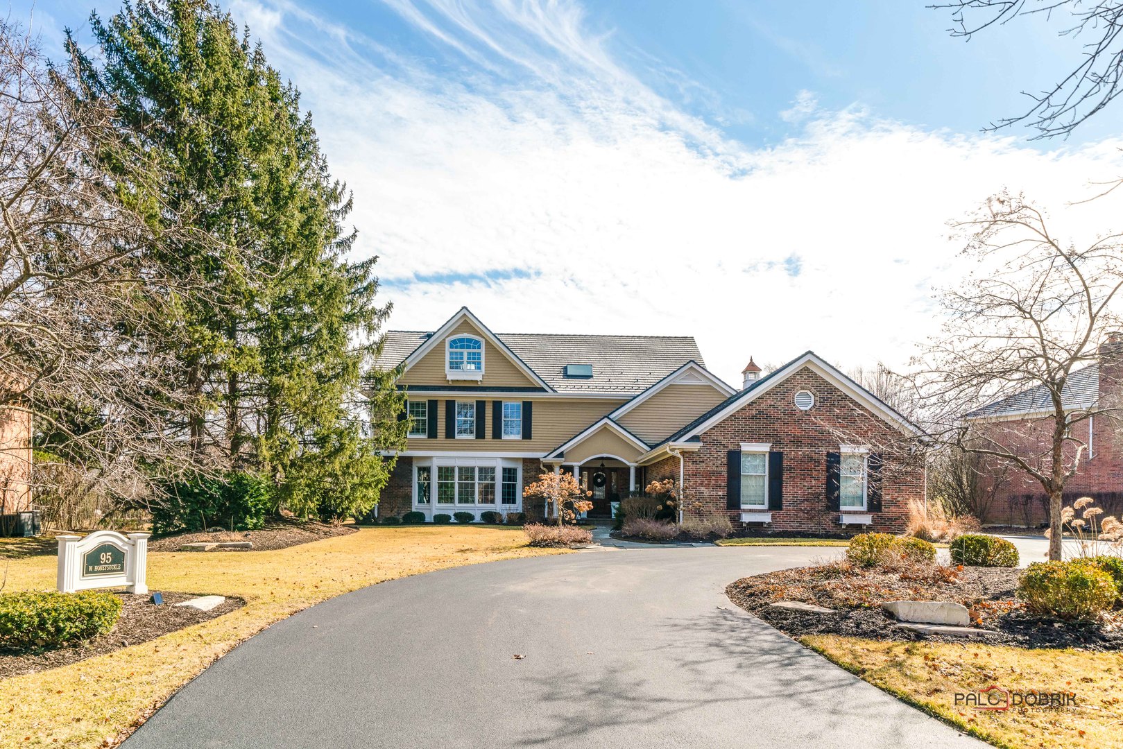95 W Honeysuckle Road