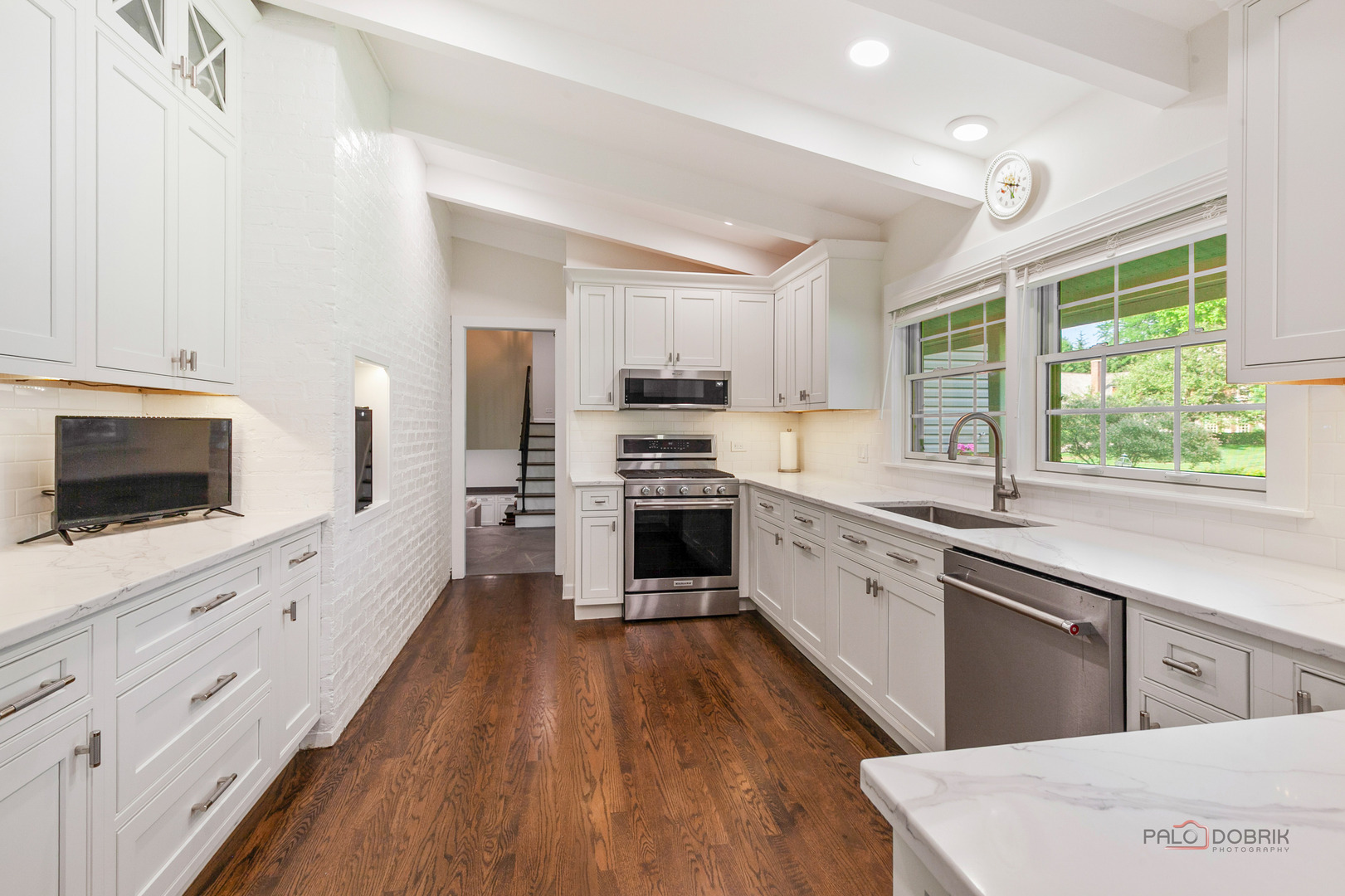 560 Golf Lane