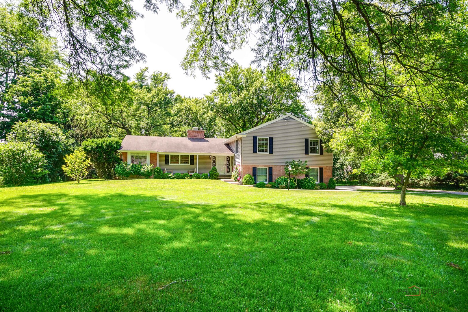 560 Golf Lane