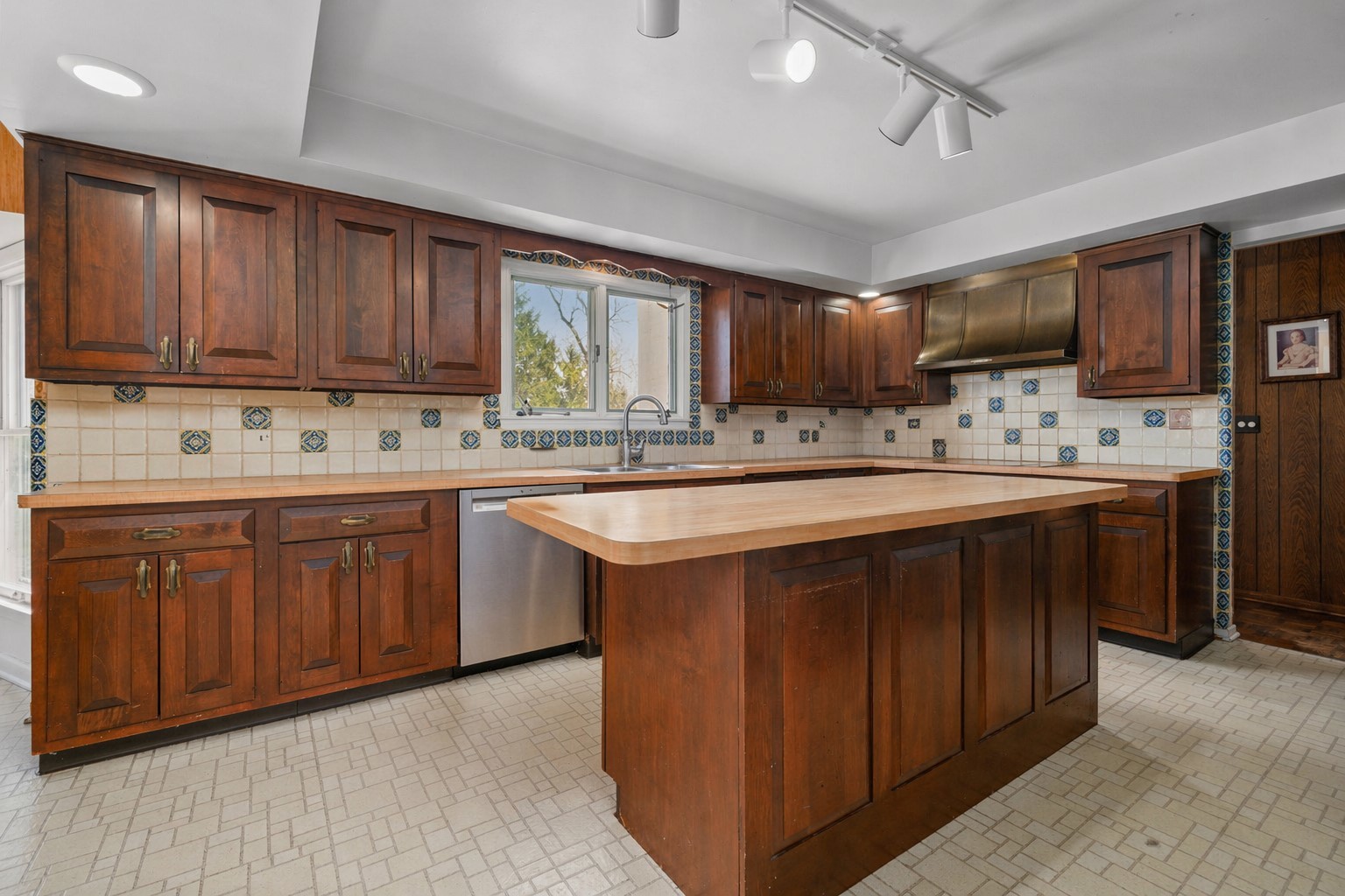 37 Forest Hills Road