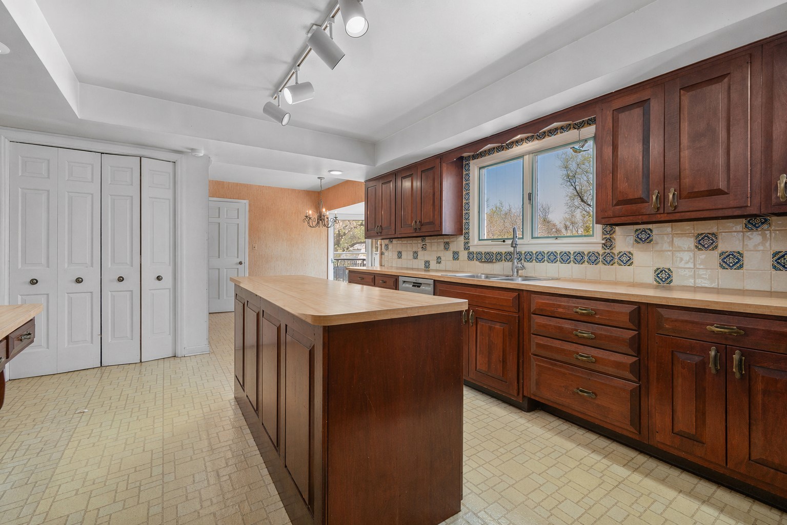 37 Forest Hills Road