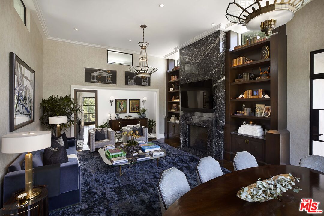107 Delfern Dr