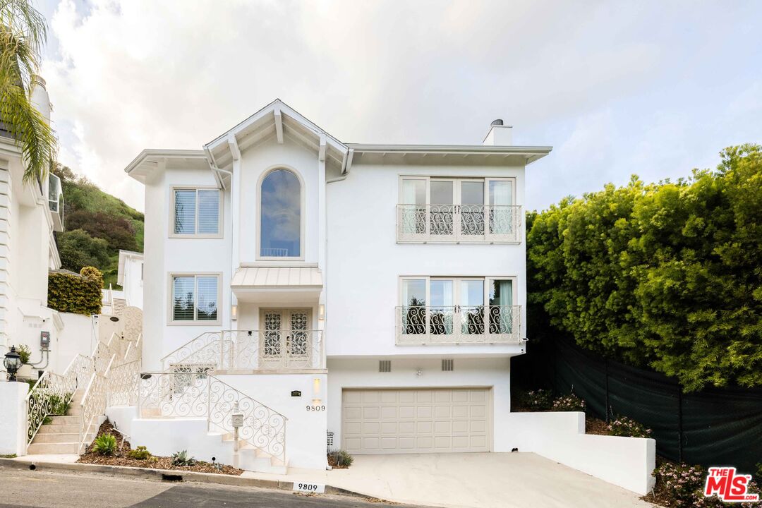 9809 Beeson Dr