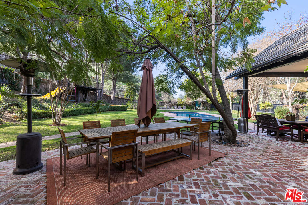 11247 BRIARCLIFF LN