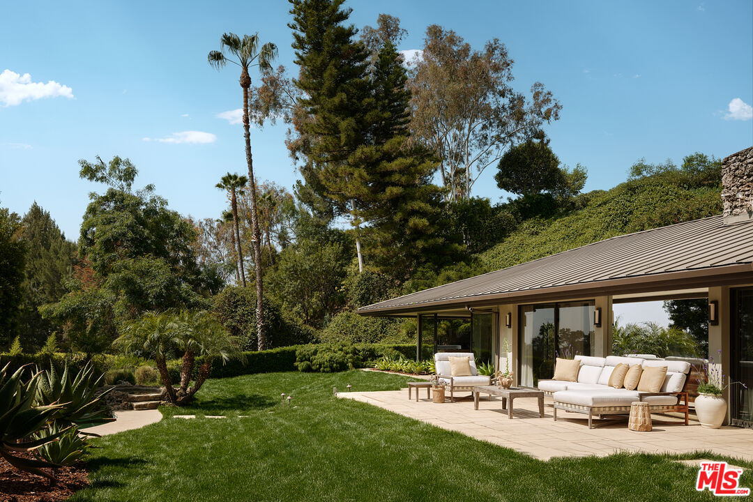 1117 N Beverly Dr