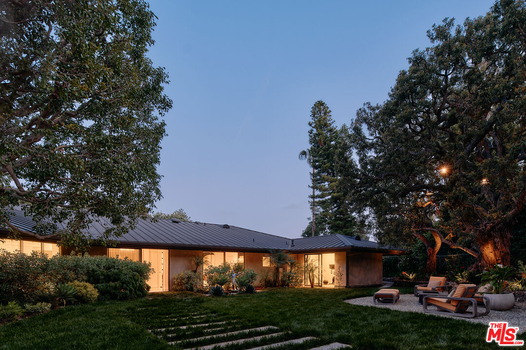 1117 N Beverly Dr