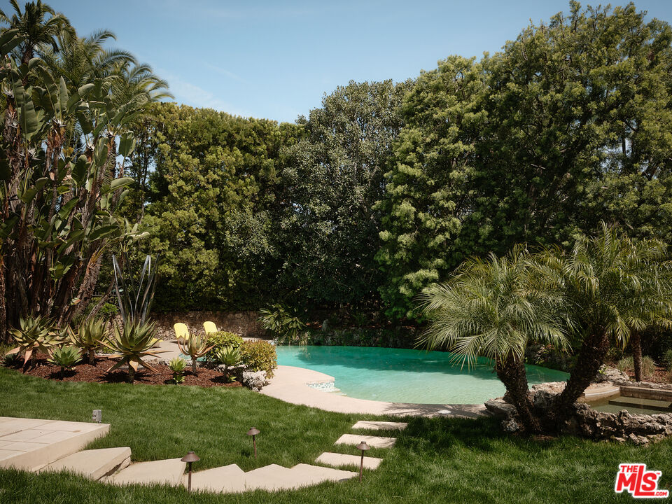 1117 N Beverly Dr