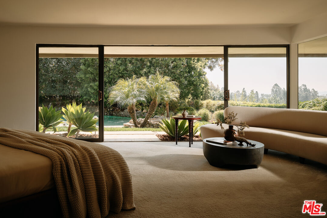 1117 N Beverly Dr
