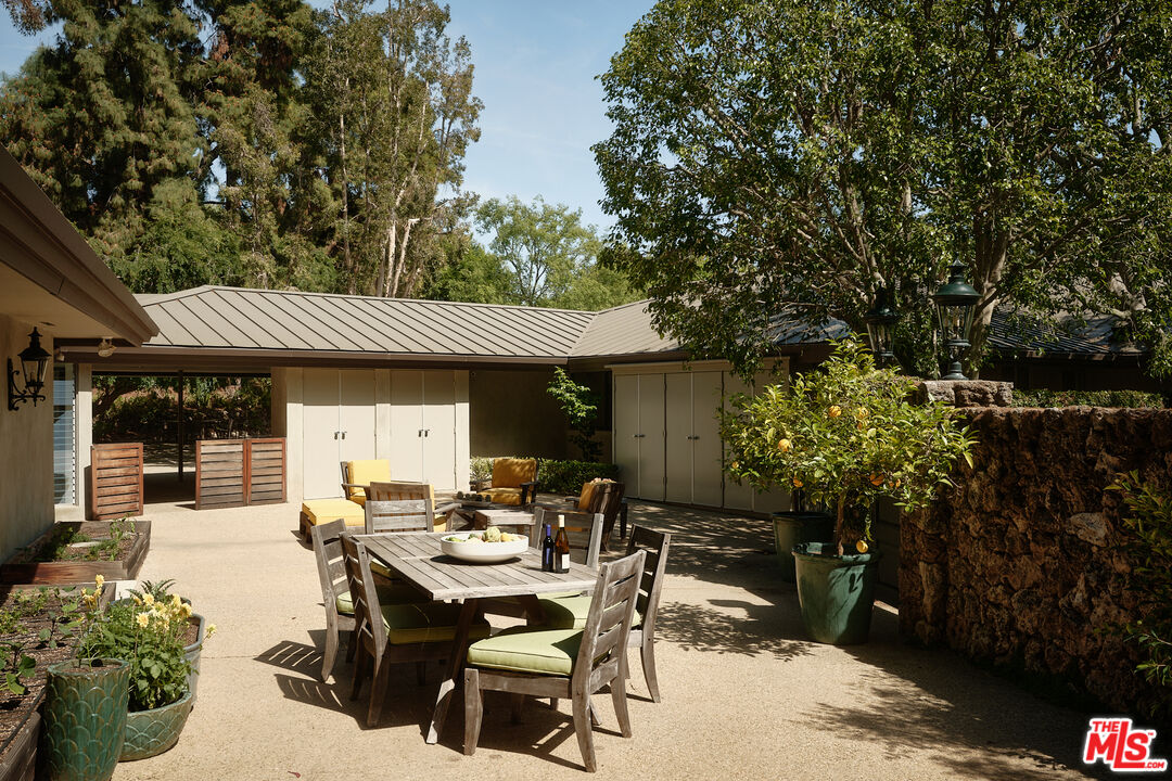 1117 N Beverly Dr