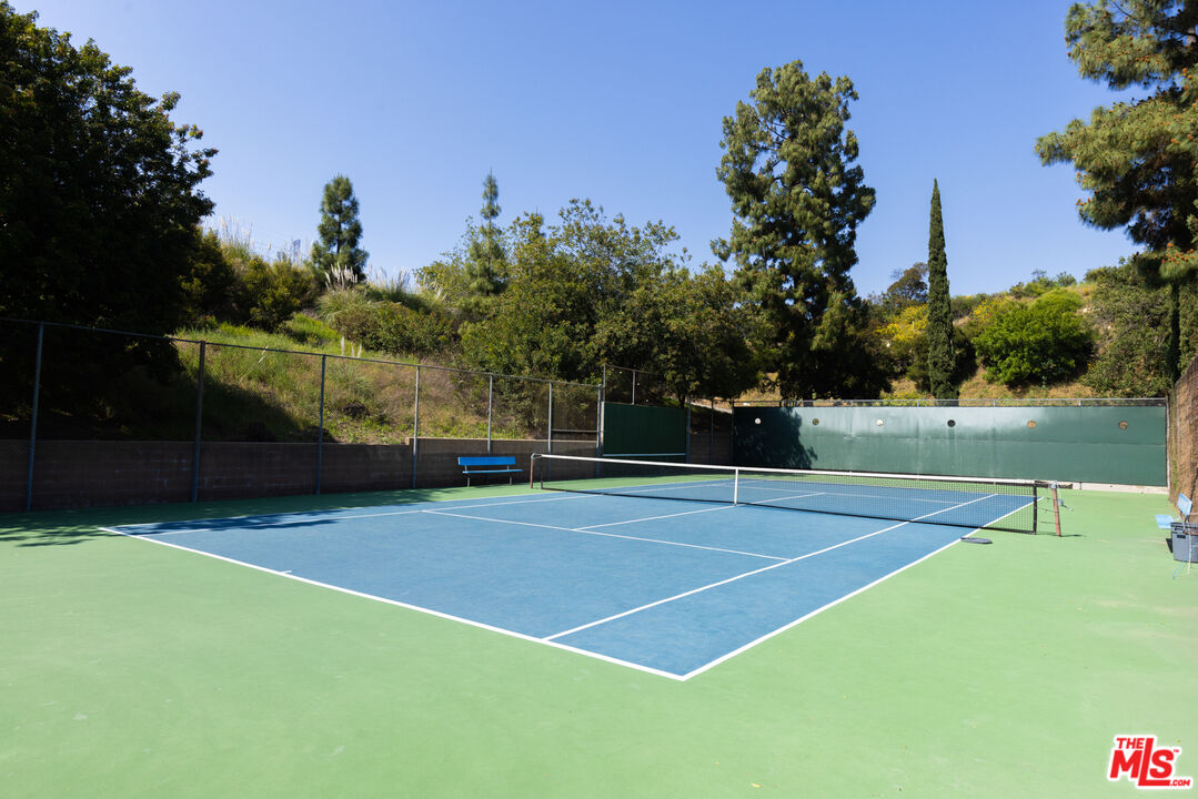 6708 Hillpark Dr Unit: 302