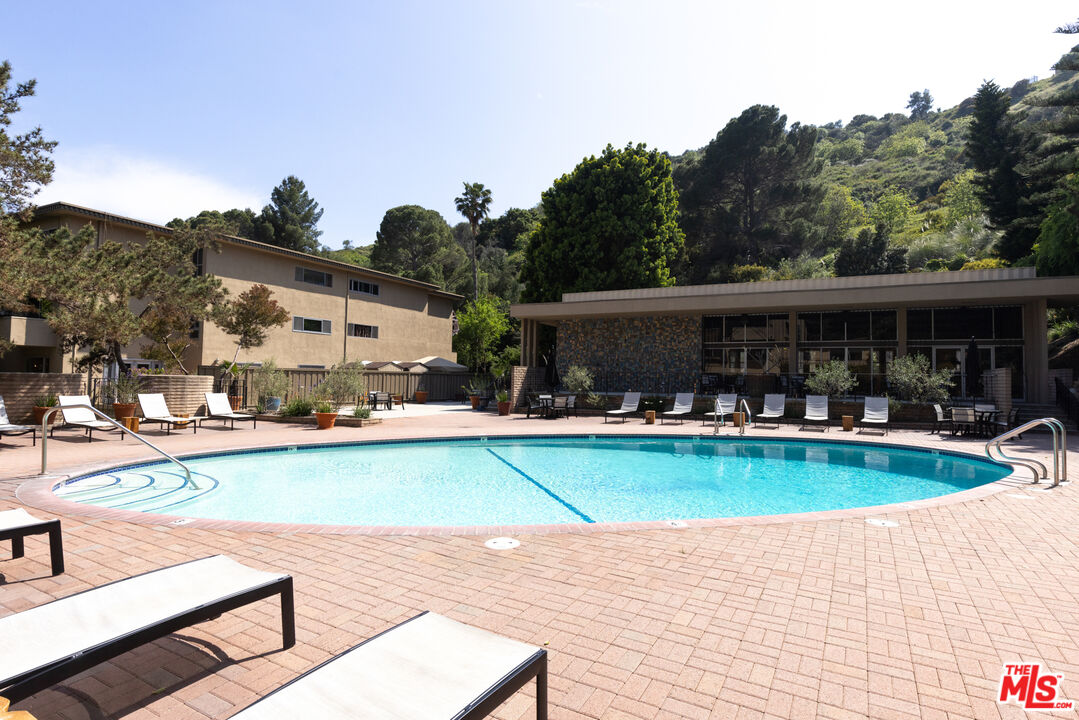 6708 Hillpark Dr Unit: 302