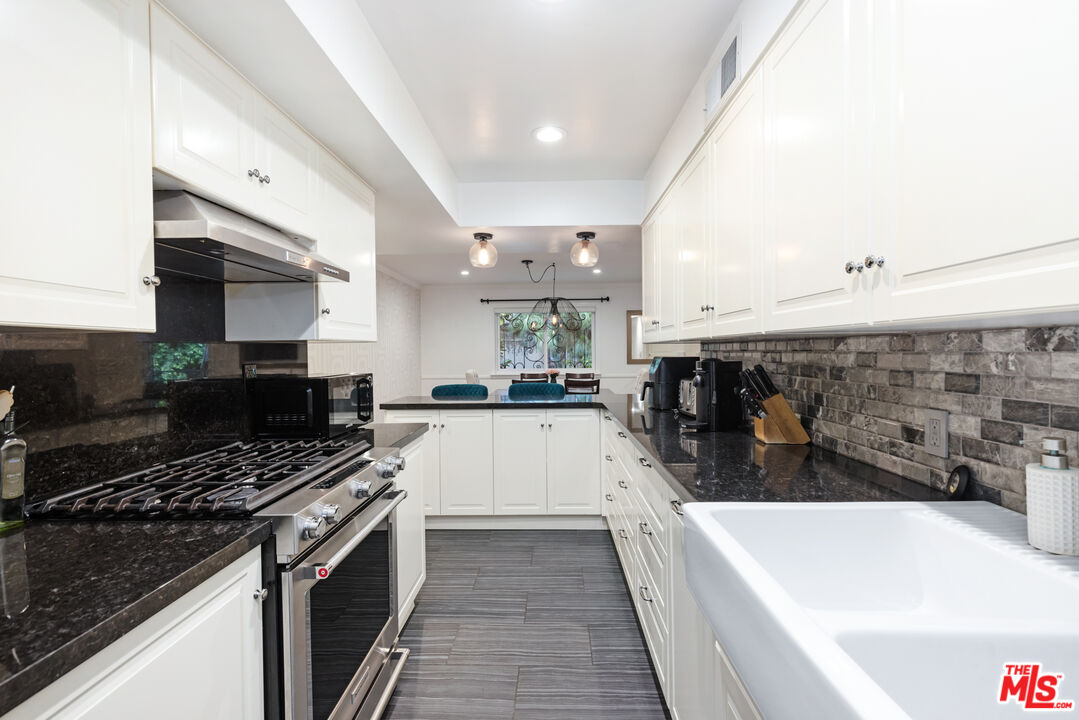 6708 Hillpark Dr Unit: 302