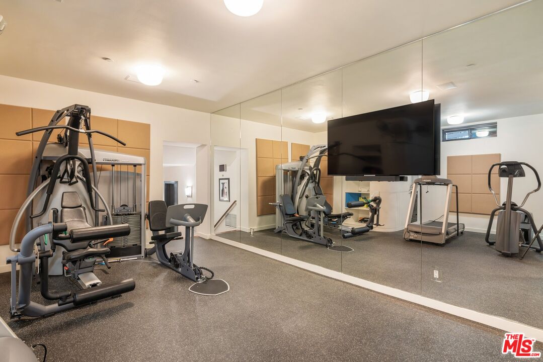 1573 Sunset Plaza Dr