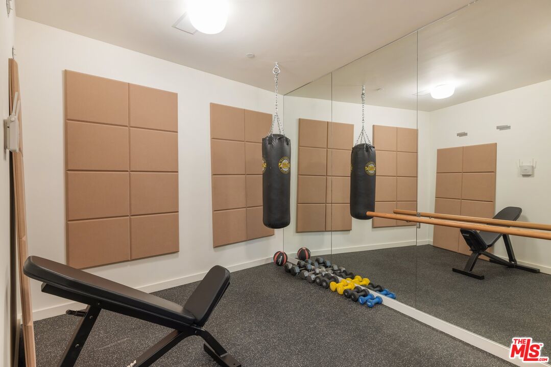 1573 Sunset Plaza Dr