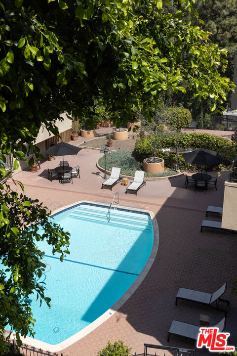 6708 Hillpark Dr Unit: 302