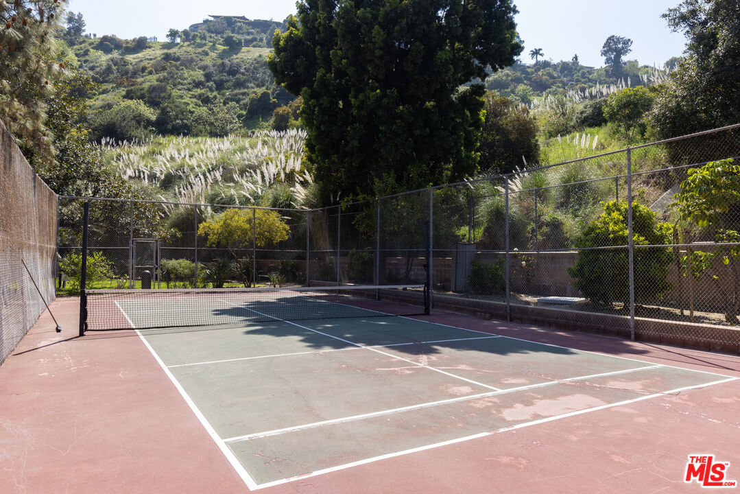 6708 Hillpark Dr Unit: 302