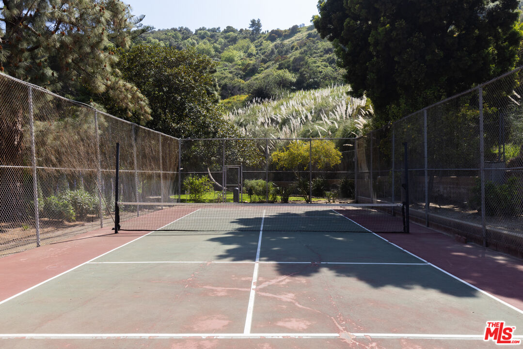 6708 Hillpark Dr Unit: 302