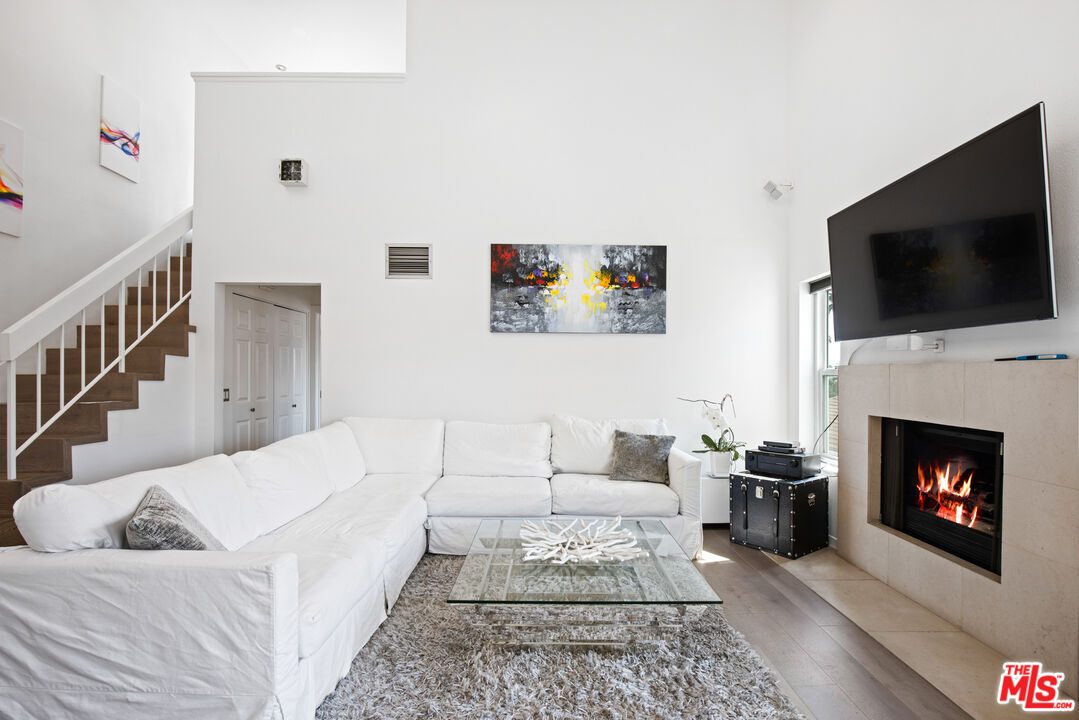 432 S Hamel Rd Unit: 302