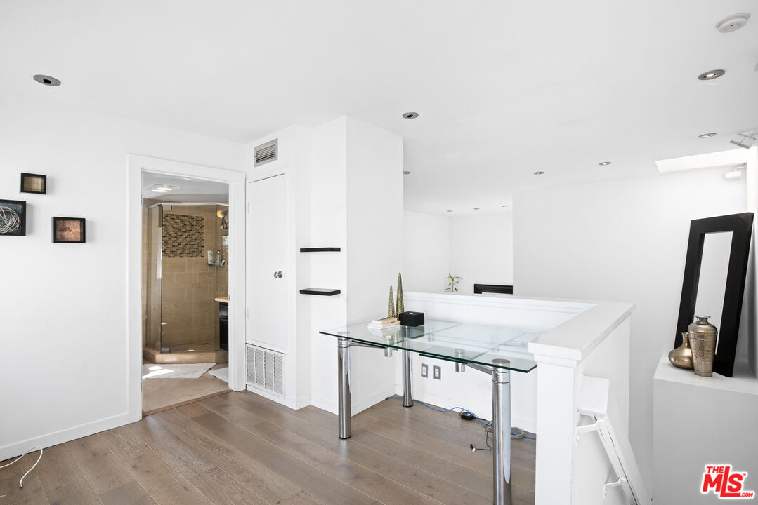 432 S Hamel Rd Unit: 302