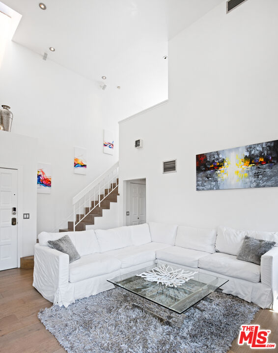 432 S Hamel Rd Unit: 302