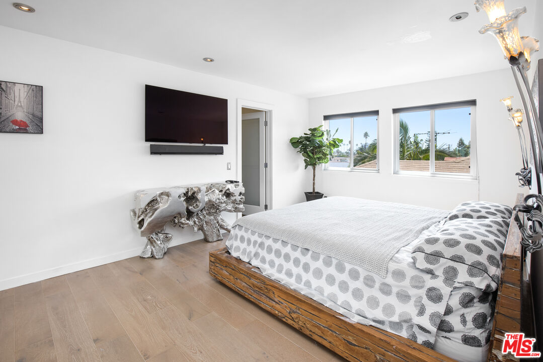 432 S Hamel Rd Unit: 302