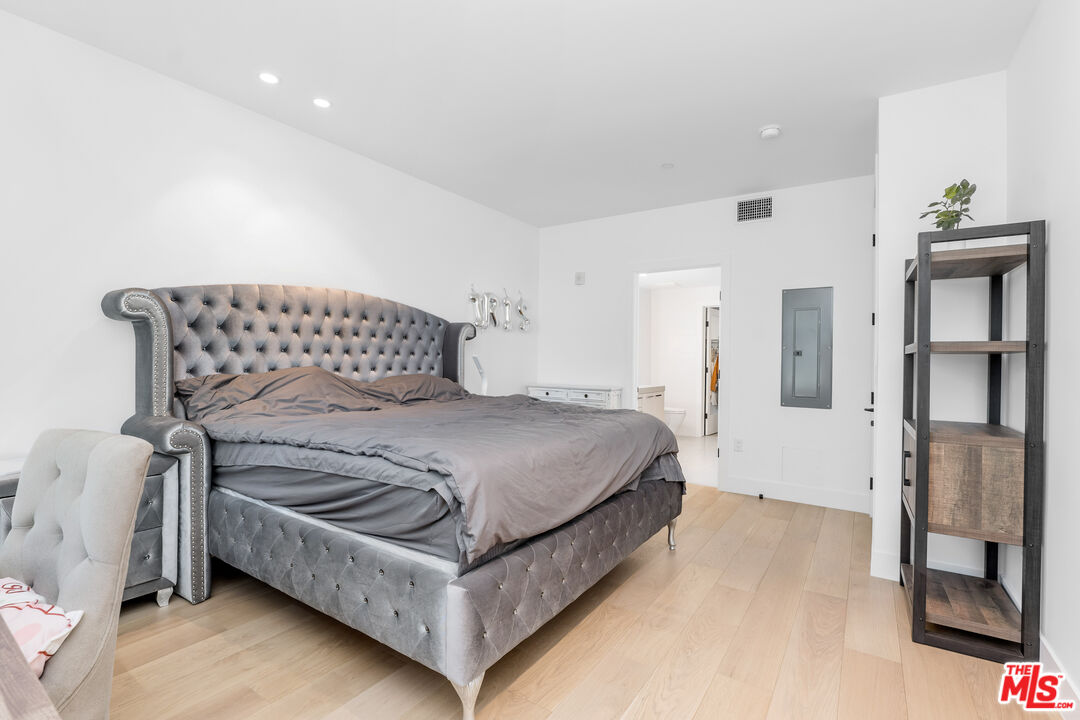 10777 Wilshire Blvd Unit: 603