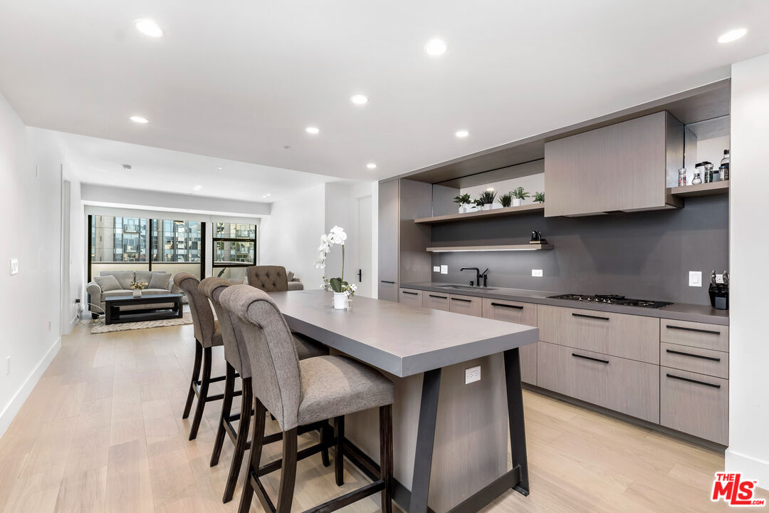 10777 Wilshire Blvd Unit: 603