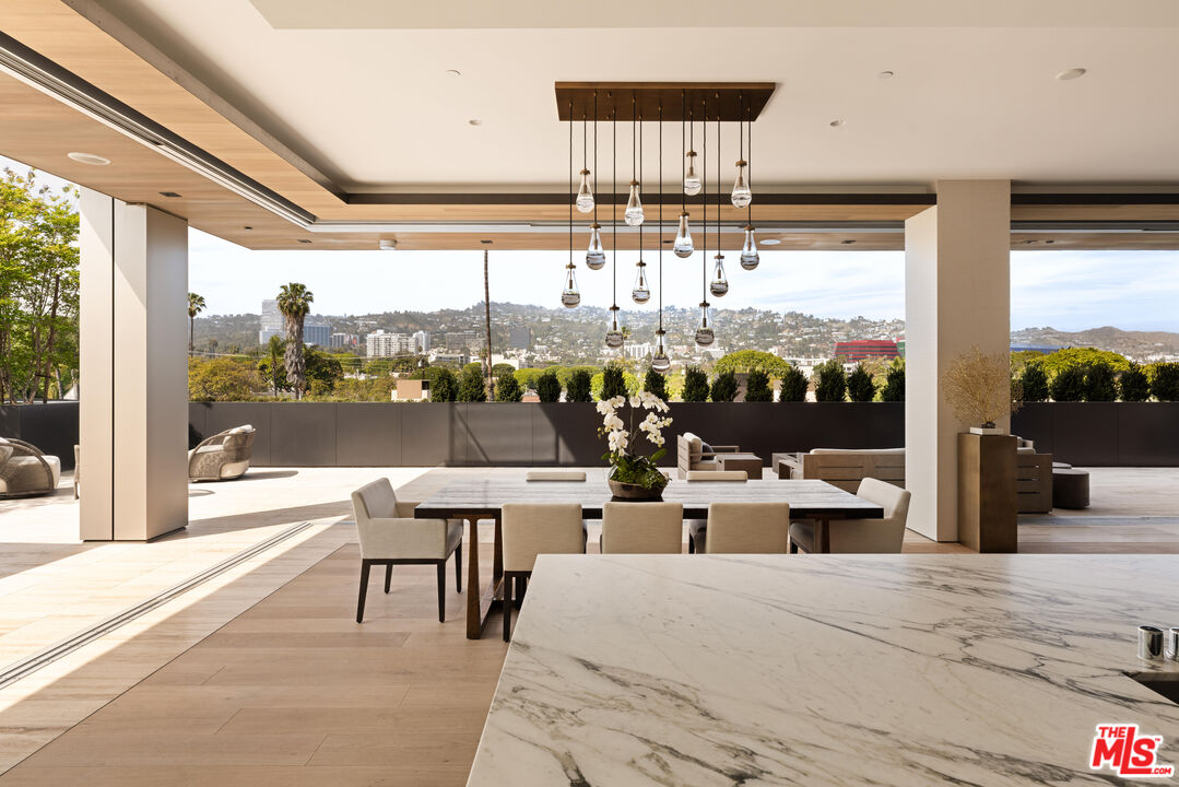 8899 Beverly Blvd Unit: 4A