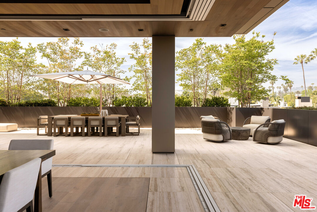 8899 Beverly Blvd Unit: 4A