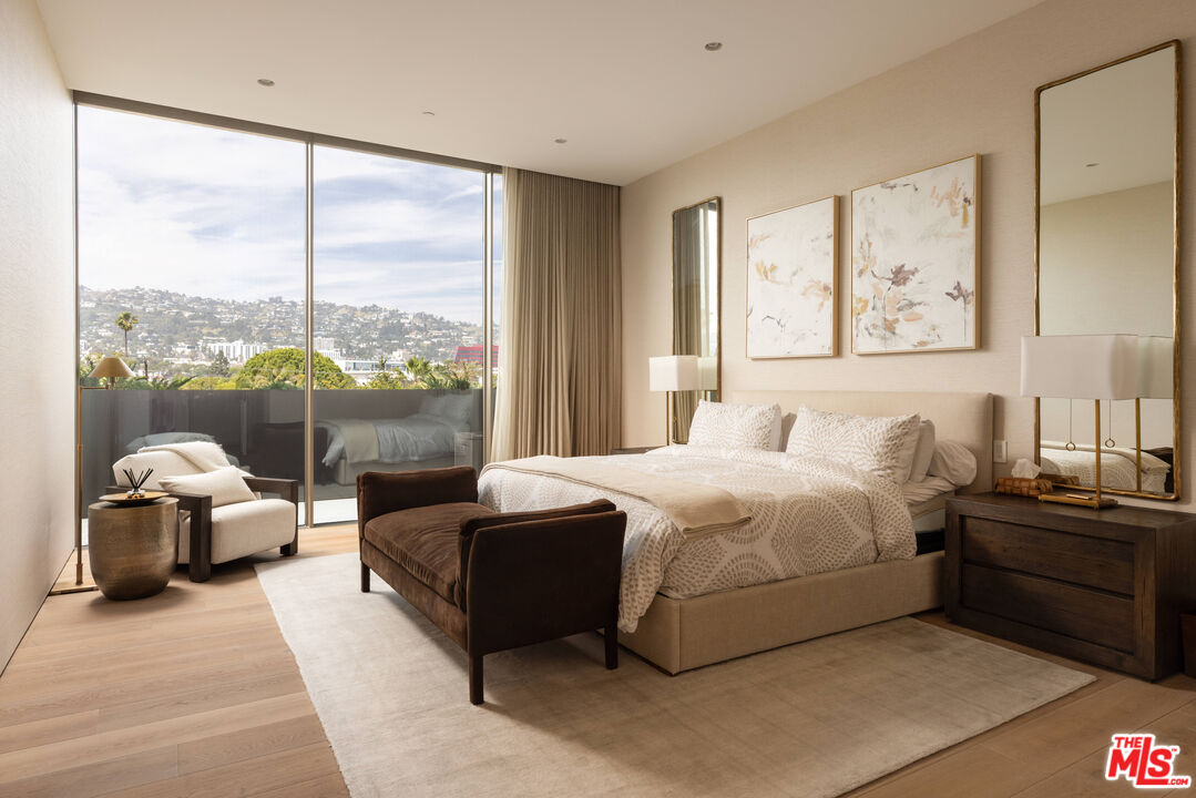 8899 Beverly Blvd Unit: 4A