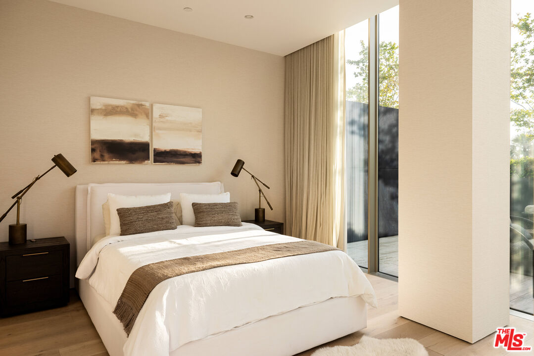 8899 Beverly Blvd Unit: 4A