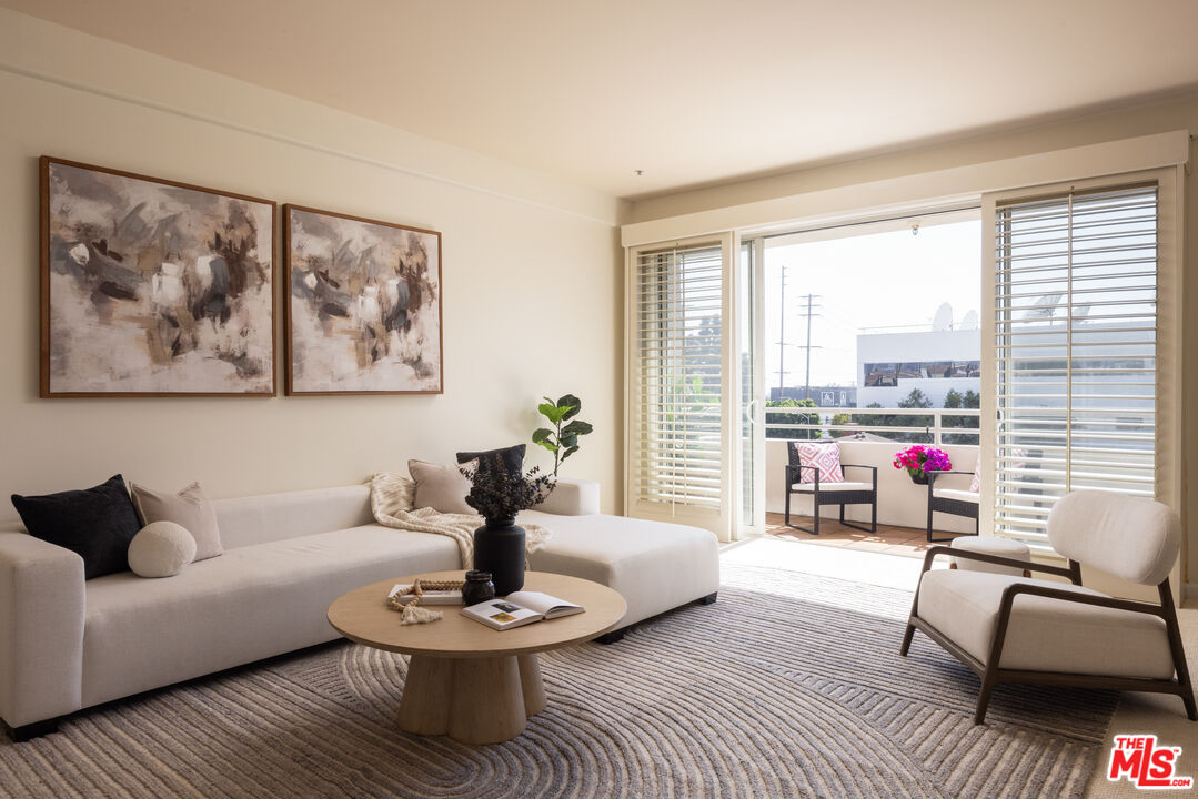 1430 S Bentley Ave Unit: 402