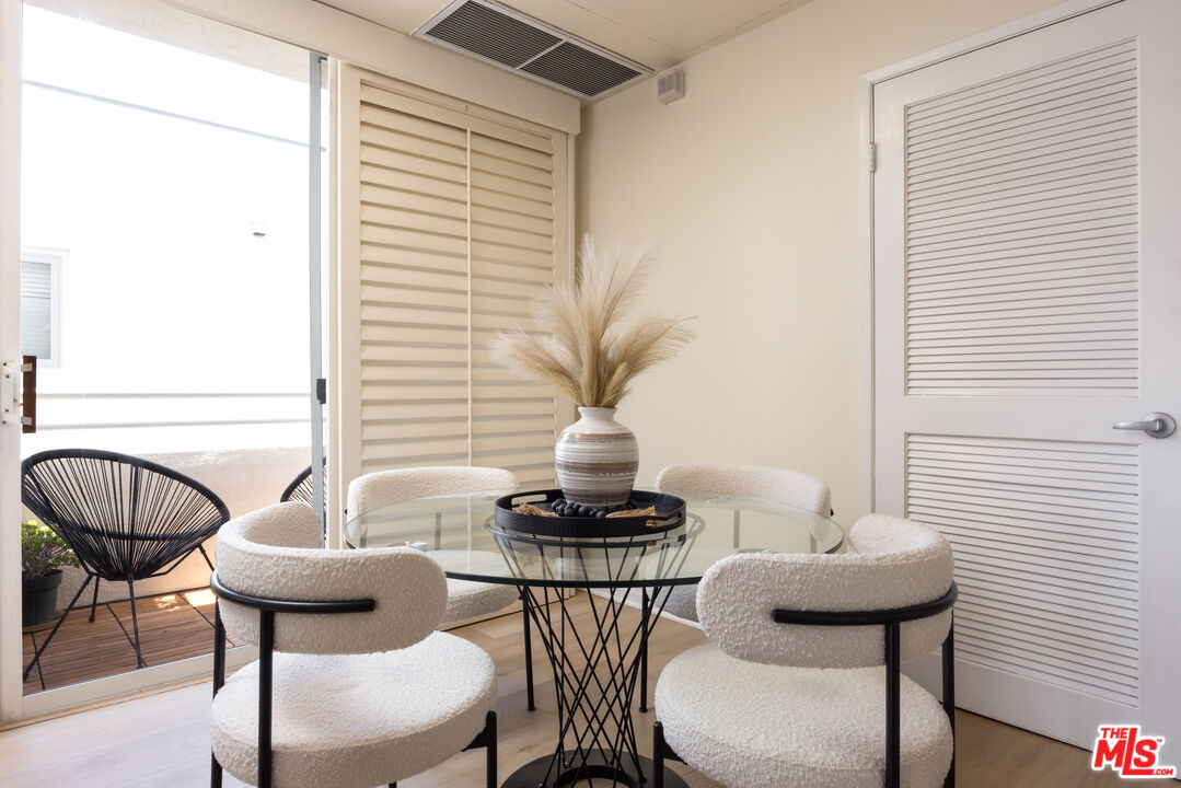 1430 S Bentley Ave Unit: 402
