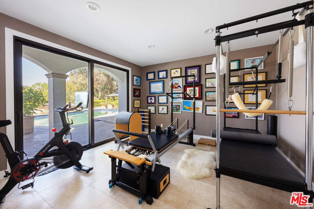 13355 Mulholland Dr