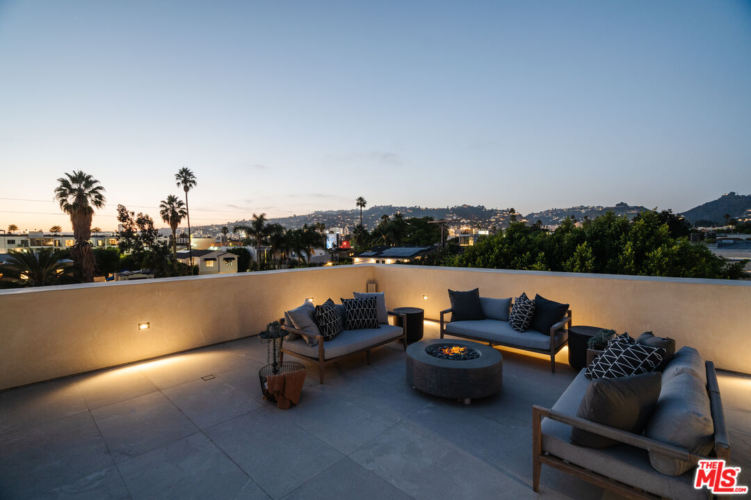 819 N Ogden Dr