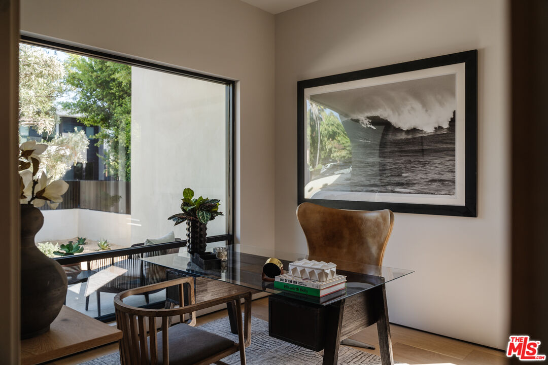 819 N Ogden Dr