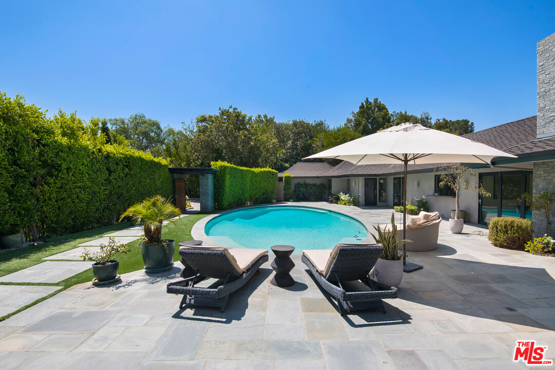 3035 Lake Glen Dr